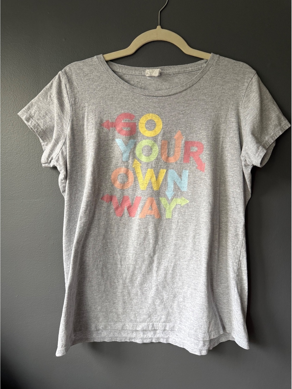 Gray 'Go Your Own Way' Graphic T-Shirt, Size M